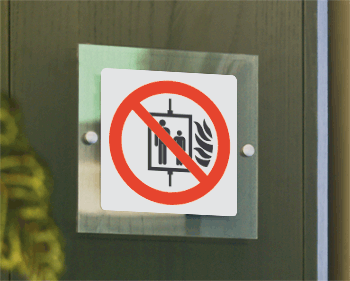 [SEPE1347W] SEPE1347W - targa Plexi monofacciale Vietato uso ascensore EN ISO 7010 P020