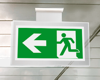 [SEPE715101SR] SEPE715101SR - targa PLexiglass sospesa uscita di emergenza sn EN ISO 7010 E001