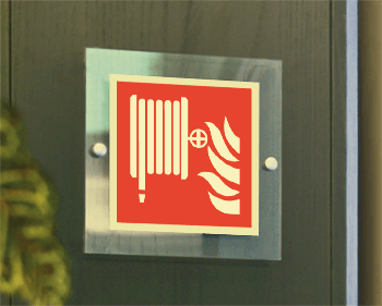 [SEPSE15115W] SEPSE15115W - targa Plexi monofacciale  Lancia Antincendio EN ISO 7010 F002